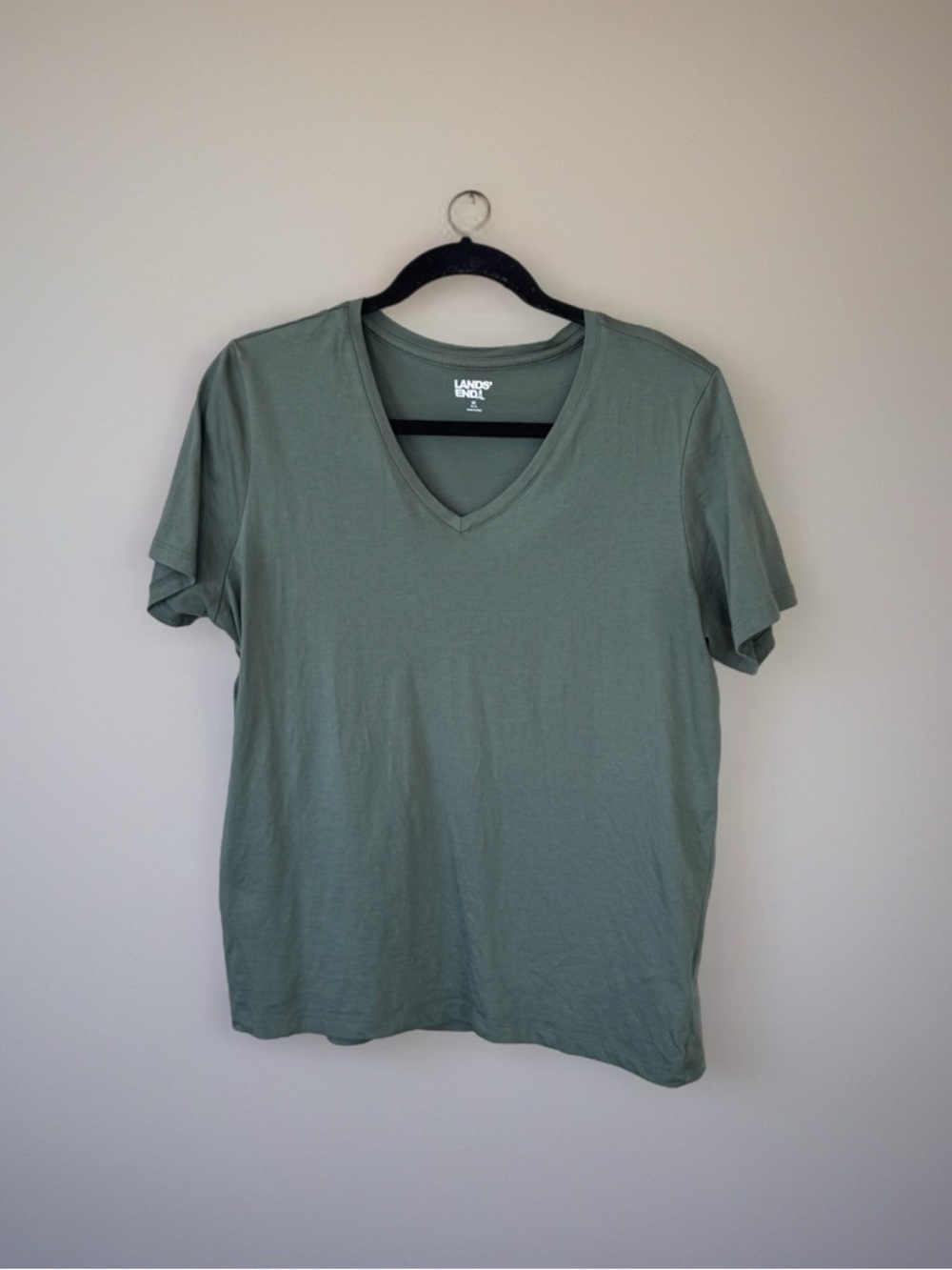Lands’ End Dark Olive Green V-Neck Tee Size M 10-12 Cotton Classic